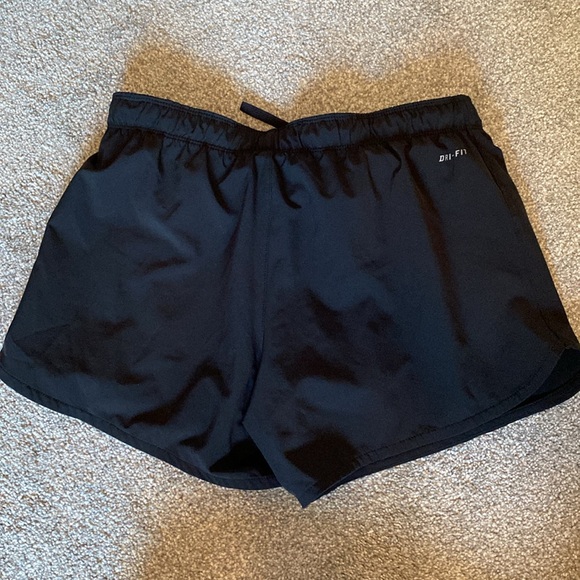 Nike running shorts - Picture 2 of 4